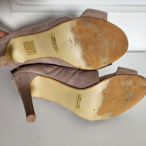 SERGIO BARI Nude beige suede heels Size 7 - Picture 7 of 7